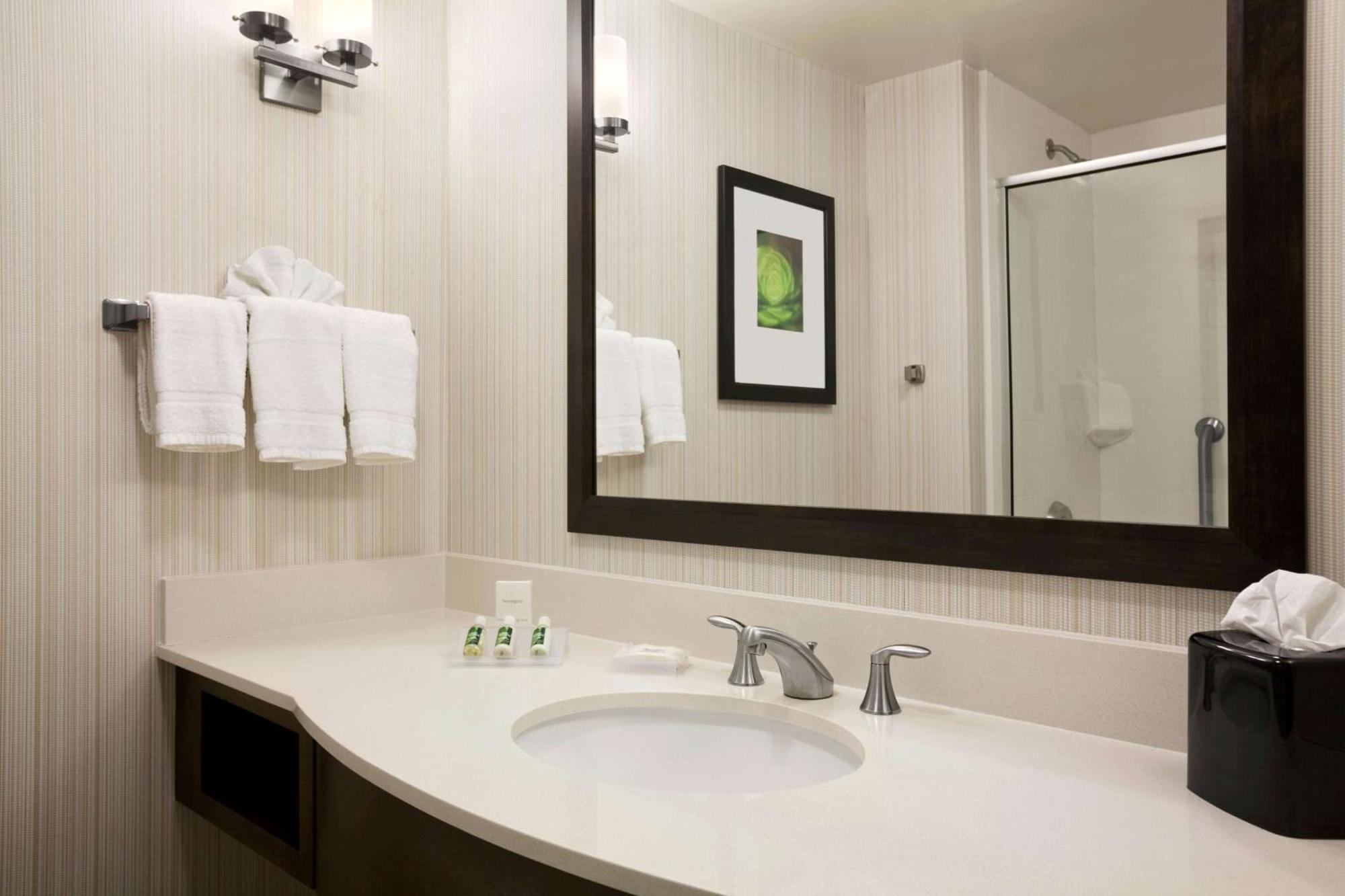 Hilton Garden Inn Rochester/Pittsford Bushnell Basin Экстерьер фото
